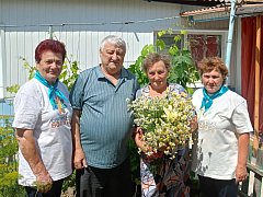 Ко Дню семьи, любви и верности «серебряные» волонтеры Ершовского района провели душевную акцию