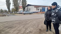 Ершовские общественники проверили ход строительства тротуаров