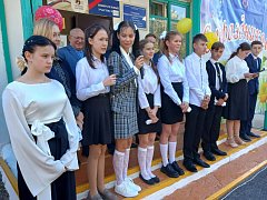 В День знаний областной депутат Иван Бабошкин посетил в Ершовском районе сельскую школу