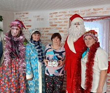 «Серебряные» волонтеры Ершовского района провели акцию «Новогодний сюрприз»