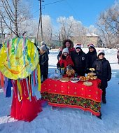 Весело и вкусно отметили Широкую Масленицу в ершовской школе