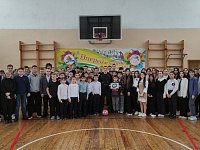 В гостях у ершовских школьников побывал чемпион Европы по футболу среди юношей