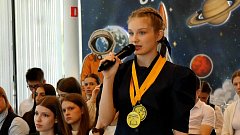 Четверо саратовских школьников примут участие в финальных соревнованиях телеолимпиады «Умницы и умники»