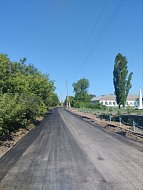 В селе Антоновка Ершовского района ремонтируют улицу Парковая