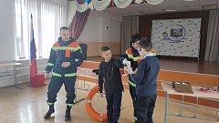 Ершовские спасатели провели для школьников познавательное занятие