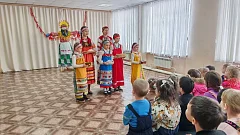 Ершовских дошколят пригласили на «Веселую Масленицу»