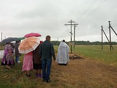 15 июля в ершовском селе прошла церемония освящения Поклонного креста