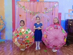 День разноцветных зонтов прошел в ершовском детском саду