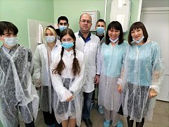 Для старшеклассников организовали экскурсию в Ершовскую районную больницу