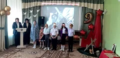 Коллектив Ершовского реабилитационного центра праздничным концертом встречает День Победы