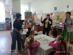 В Ершовском районе в сельских библиотеках проходят экскурсии для самых юных читателей