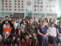 В школе Ершовского района прошла встреча с участником СВО, находящимся в краткосрочном отпуске