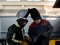 Ершовскому сварщику Дмитрию Захарову по плечу даже самый крепкий металл