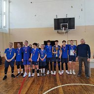 В духе соперничества и дружбы: в Ершове прошел волейбольный турнир, посвященный Году единства народов России