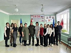 В ершовском селе прошла встреча школьников с мобилизованным земляком, прибывшим в отпуск