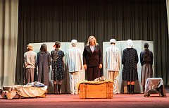 Ершовские «серебряные» театралы побывали на премьере спектакля и остались в искреннем восхищении