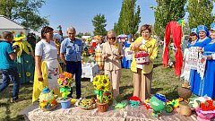 Жители Ершовского района показали свои таланты и умения на фестивале подсолнухов