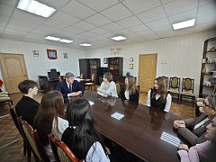 Глава Ершовского района встретился с участниками конкурса "Лучший ученический класс"