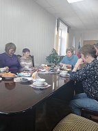 Глава Ершовского района накануне праздника всех мам встретилась с матерями бойцов, находящихся в зоне СВО
