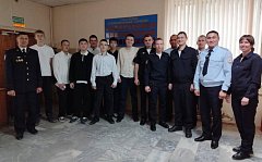 Ершовские участковые уполномоченные полиции принимали поздравления с 102-й годовщиной образования службы