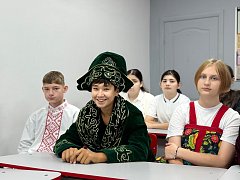 Хоровод дружбы: в школе поселка Учебный Ершовского района прошел фестиваль национальных культур