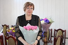 Глава Ершовского района Светлана Зубрицкая поблагодарила земляков за поздравления в свой адрес