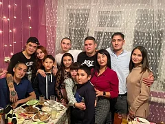 85-летие в кругу большой семьи: у долгожительницы Ершовского района — 10 детей, 23 внука и 18 правнуков