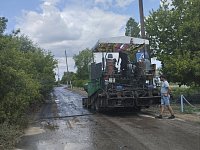 В селе Антоновка Ершовского района ремонтируют улицу Парковая