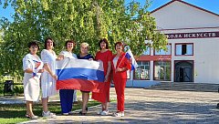 Ершовский район присоединился к акциям ко Дню Государственного флага России