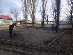 Весна начинается с чистоты: Ершов присоединился к общеобластному субботнику