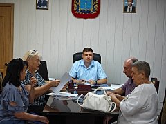 Глава Ершовского района Андрей Шубин провел прием граждан по личным вопросам