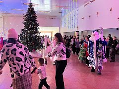 В Ершове настоящий праздник подарили детям из малообеспеченных семей и участников СВО