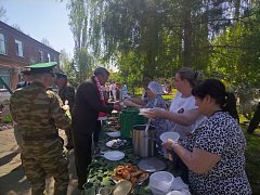 Сад памяти и тепло сердец: в Ершовском реабилитационном центре встретили Победу