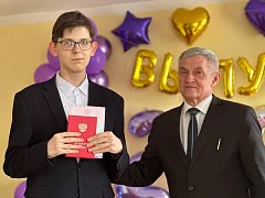 Перевернута еще одна страница школьной книги: в ершовской школе прошло торжественное вручение аттестатов выпускникам 9-х классов