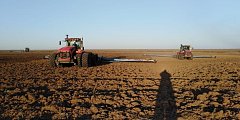 В Ершовском районе сельскохозяйственная техника вышла на поля