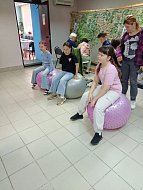 В ершовском центре социального обслуживания организовали «путешествие в страну детства»