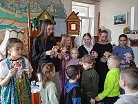 Ершовский кукольный театр дарит радость детям даже во время каникул