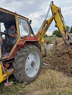 По региональной программе в селе Ершовского района во время ремонта водопровода установили колодцы и пожарный гидрант