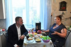 В Ершовском районе губернатор Роман Бусаргин встретился с семьями мобилизованных