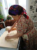 В ершовском селе прошел мастер-класс по приготовлению казахских баурсаков