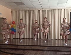 В школе №4 г.Ершова прошел ставший уже традиционным фестиваль «Дружба народов»