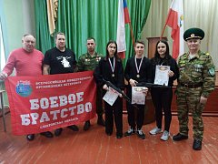 В Ершове прошли соревнования по разборке-сборке макета АК-74 в память о ветеране Вооруженных сил РФ