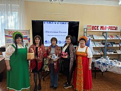 Ершовские библиотекари познакомили школьников с богатством и самобытностью народных промыслов России