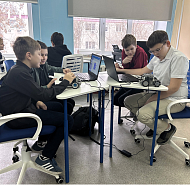 В IT-КУБе ершовские школьники открывают для себя увлекательный мир программирования