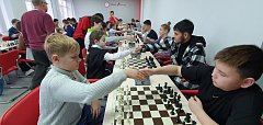 В Ершове за кубок мэра города сразились 60 юных шахматистов
