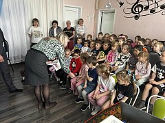 Ершовским дошколятам рассказали о правилах безопасного поведения на железной дороге