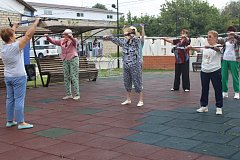 Необычный марш-бросок скандинавской ходьбы совершили ершовские старшие