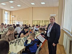 В Ершове шахматный турнир объединил одиннадцать сильнейших команд региона
