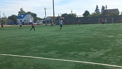 В Ершове в День города на стадионе «Юность» прошел ветеранский турнир по футболу