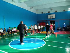 В школе №5 г. Ершова прошла военно-спортивная игра "Зарничка"